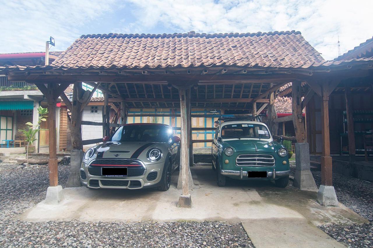 Kampung Lawasan Heritage Cottage Maguwo Екстериор снимка